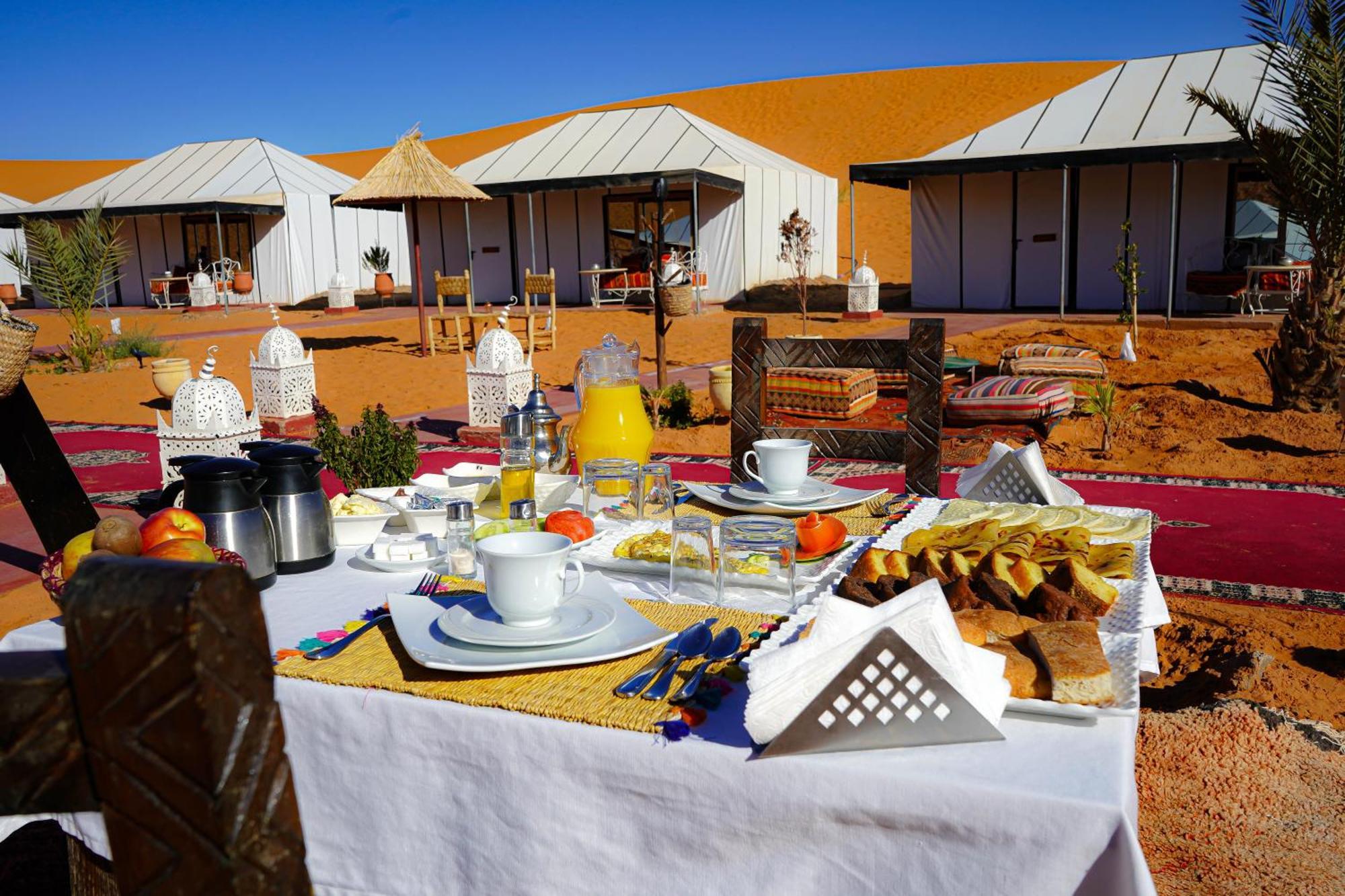 Young Luxury Camp Merzouga Exteriör bild