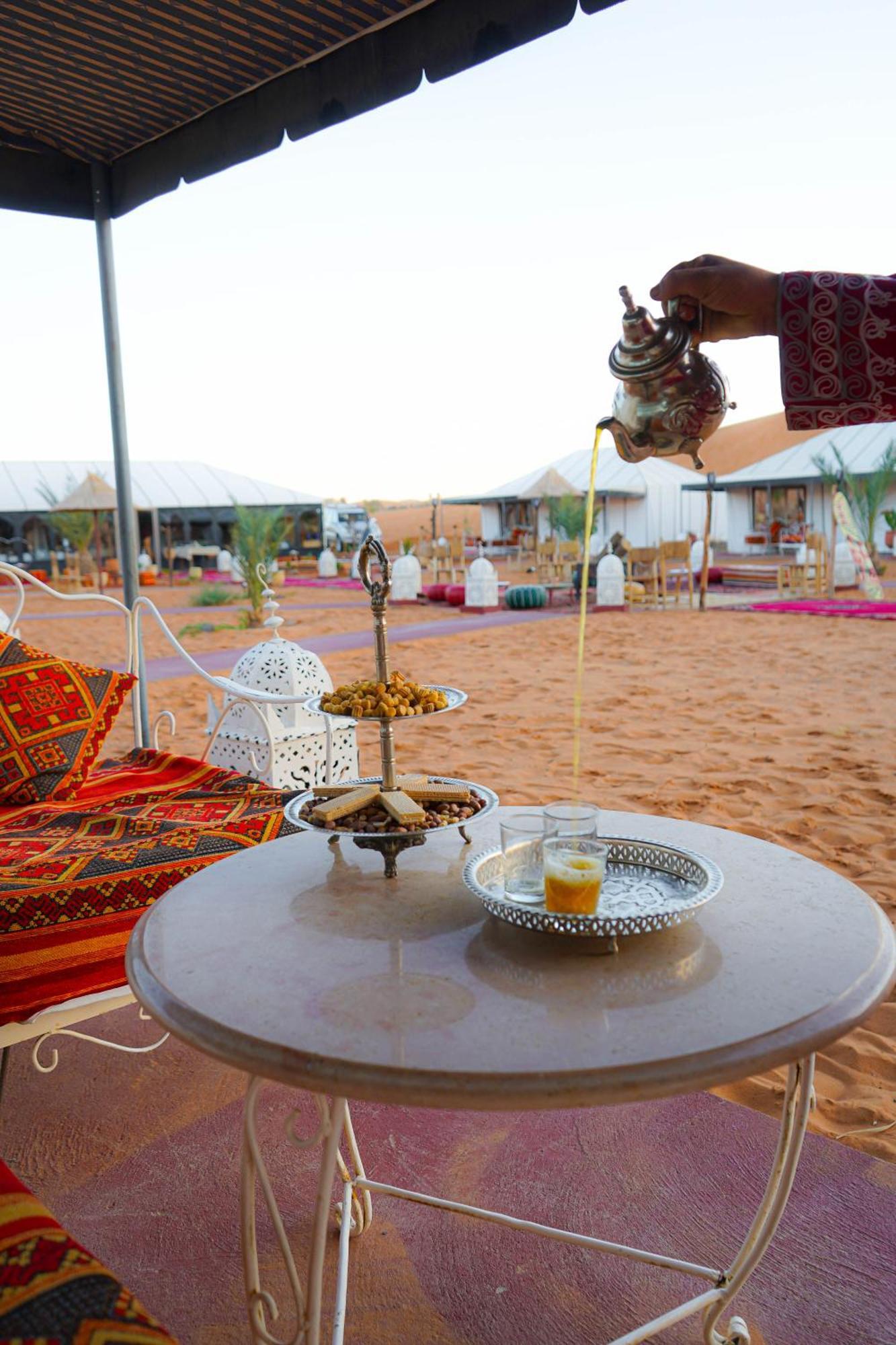 Young Luxury Camp Merzouga Exteriör bild