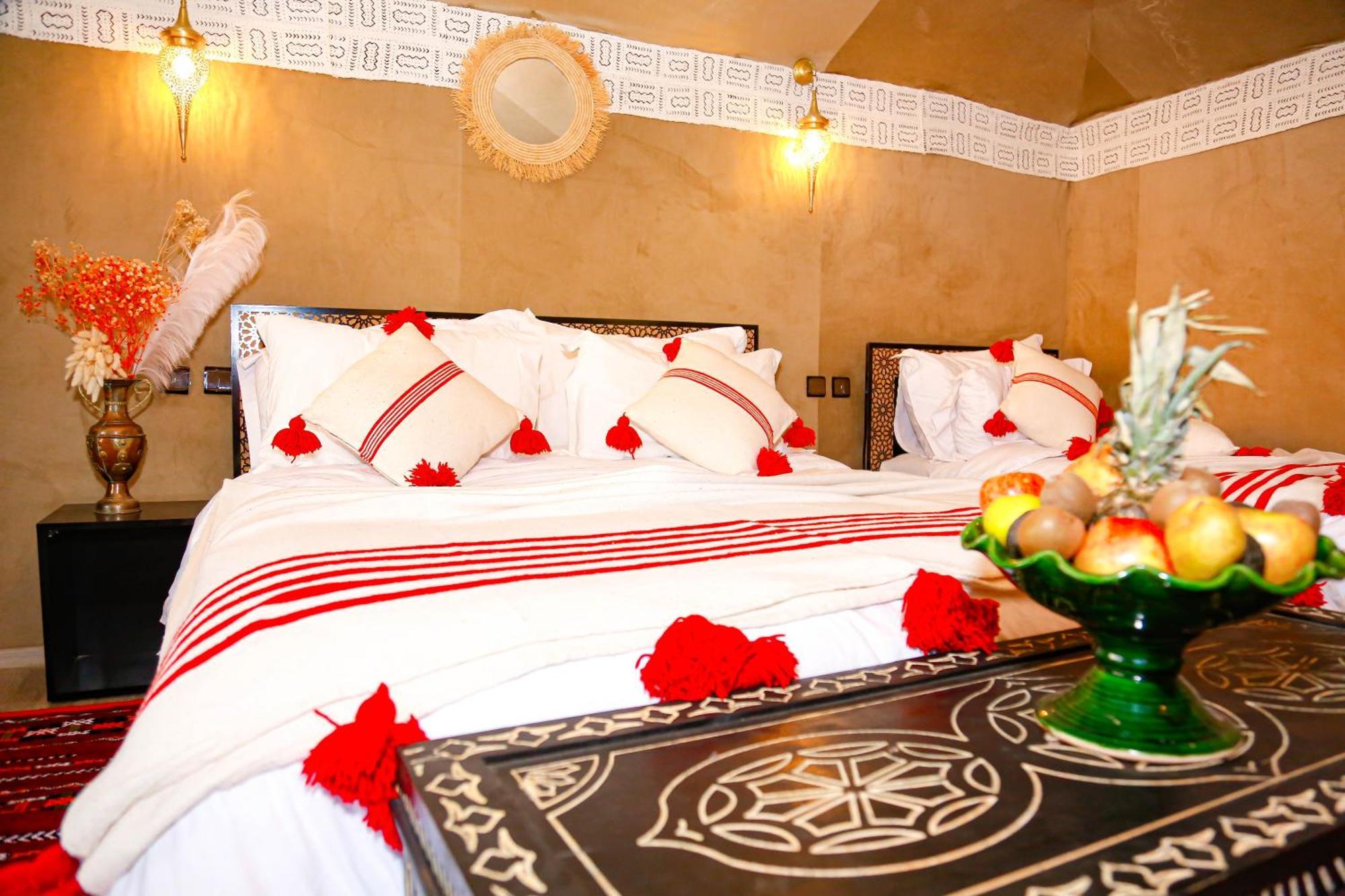 Young Luxury Camp Merzouga Exteriör bild